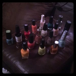 Bundle of 18 Nail Polishes